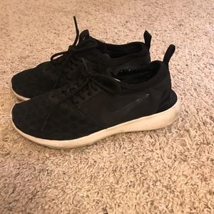 Black Nike Shoes. Size 6.5.